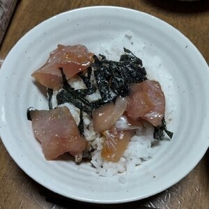 鰤の　漬け丼　おいしい！